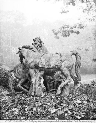 تريتون يجهز حصانين من الشمس في بستان حمامات أبولو ، c.1667-72 (انظر 242850 ، 242856 إلى 242860) (رخام) بواسطة غاسبار وبالتزار مارسي